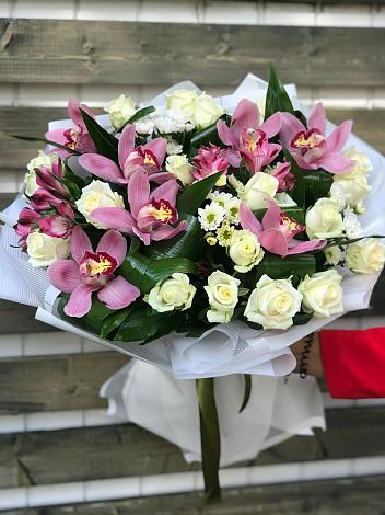 Букет цветов из: Розы и Хризантемы в Трудовом