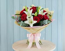 Букет цветов из:  Лилии и Розы в Трудовом