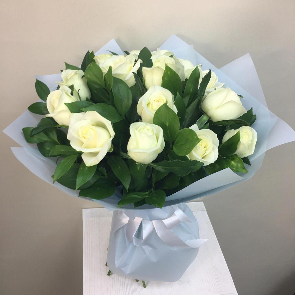 Букет 15 Белых роз Проуд в Трудовом