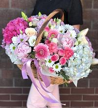 Цветочная композиция из Розы, Хризантемы, Пионы и Лизиантусы в корзине #REPLACE_PRED# Трудовом