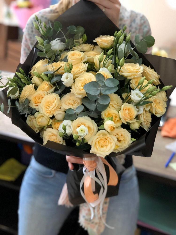 Букет цветов из: Розы и Лизиантусы в Трудовом