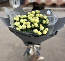 Букет Белые кустовые розы Солинеро в Трудовом