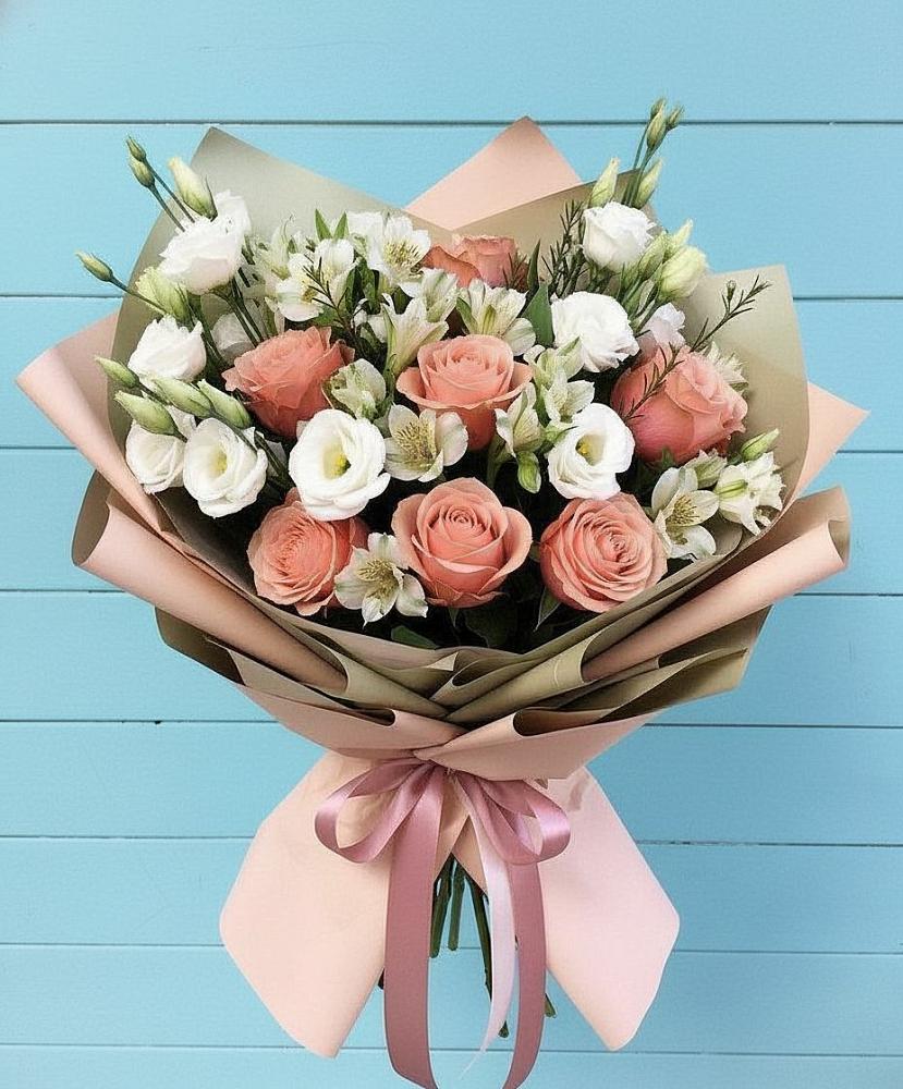 Букет цветов из: Розы, Альстромерии и Лизиантусы в Трудовом