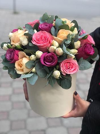 Цветочная композиция из Розы в шляпной коробке в Трудовом