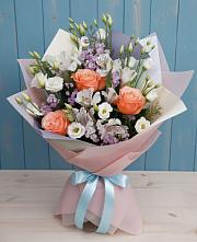 Букет цветов из:  Лизиантусы, Розы, Альстромерии и Гипсофила в Трудовом