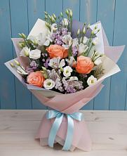 Букет цветов из:  Лизиантусы, Розы, Альстромерии и Гипсофила в Трудовом