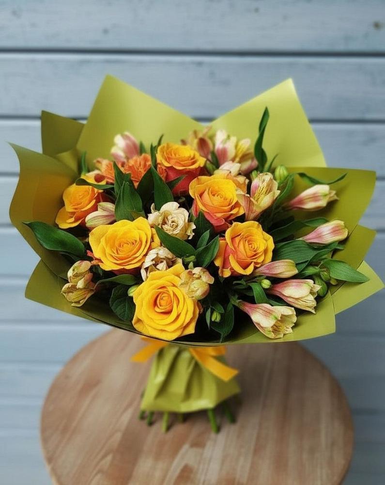 Букет цветов из: Альстромерии и Розы в Трудовом