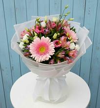 Букет цветов из:  Герберы, Альстромерии и Лизиантусы в Трудовом