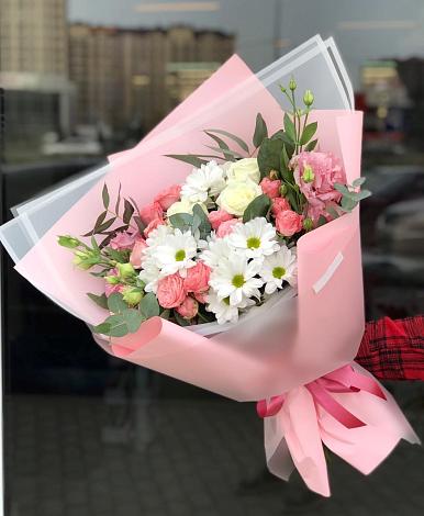 Букет цветов из: Розы, Лизиантусы и Хризантемы в Трудовом
