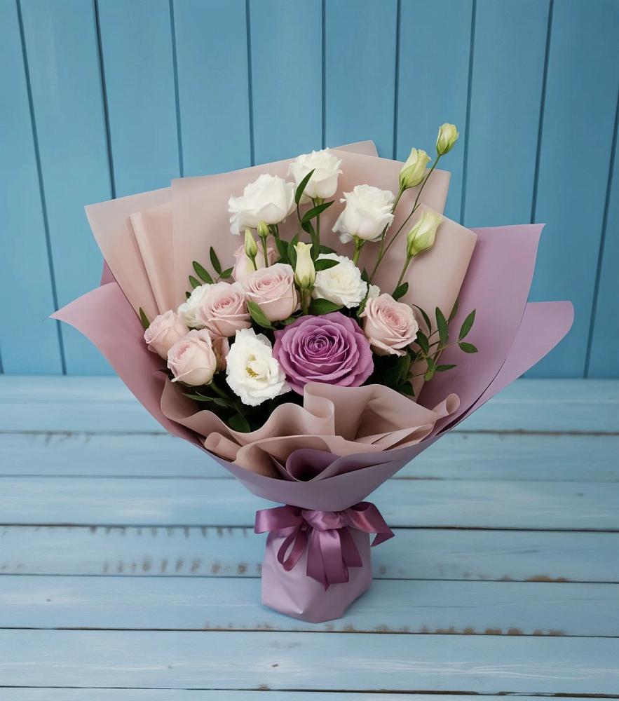 Букет цветов из: Розы и Лизиантусы в Трудовом